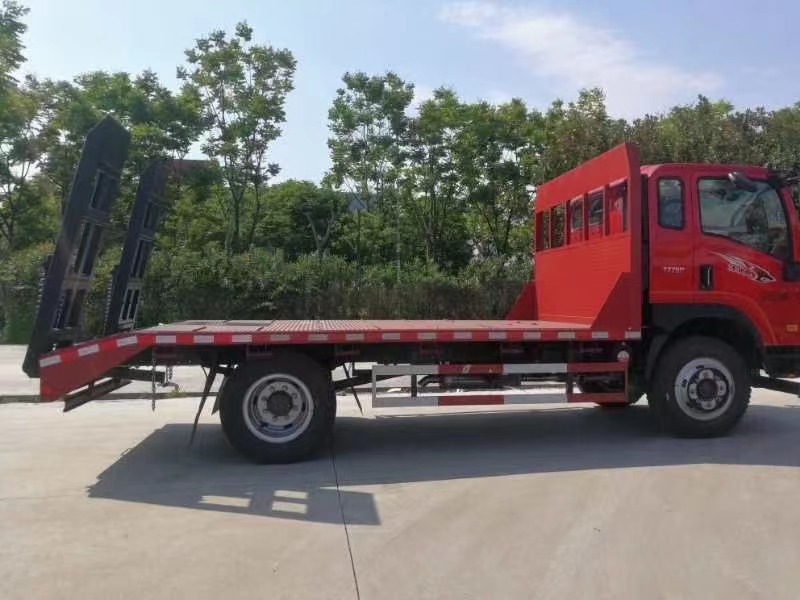 挖機(jī)平板運輸車三濾保養(yǎng)更換要點