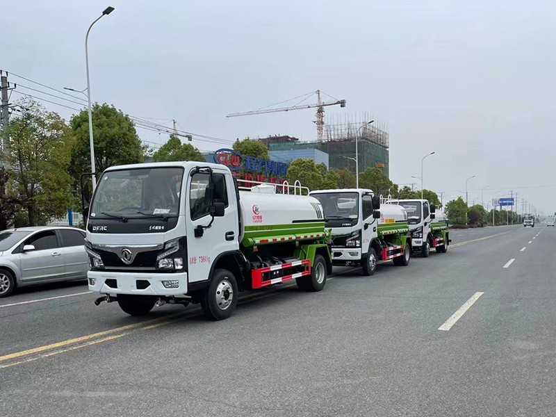 國(guó)六東風(fēng)多利卡5方灑水車三臺(tái)發(fā)車 批發(fā)活動(dòng)價(jià)格